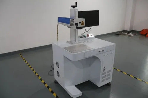 355nm ليزر ليزر علامة آلة 3W / 5W / 10W الطاقة الاختيارية ± 0.01mm الدقة
