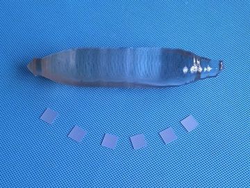 سعر جيد 10x10mm / 5x5 * 0.5mmt واحد كريستال رقاقة الركيزة التوجيه الانترنت