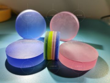 سعر جيد حجم مخصص ليزر لون الياقوت الكريستال لقضبان الليزر ولون حالة زجاج الساعة الانترنت