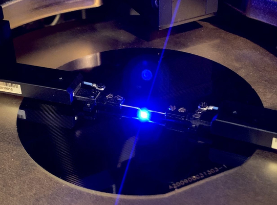 سعر جيد Dia 200mm AlGaN Si Epi Wafer N Type لـ Micro LED 6 بوصة الانترنت